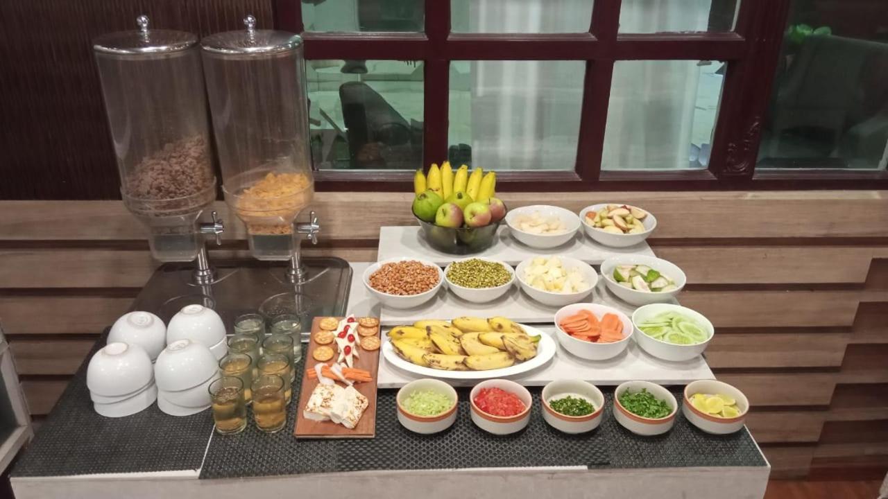 马哈德福广场酒店 德奥加尔 外观 照片