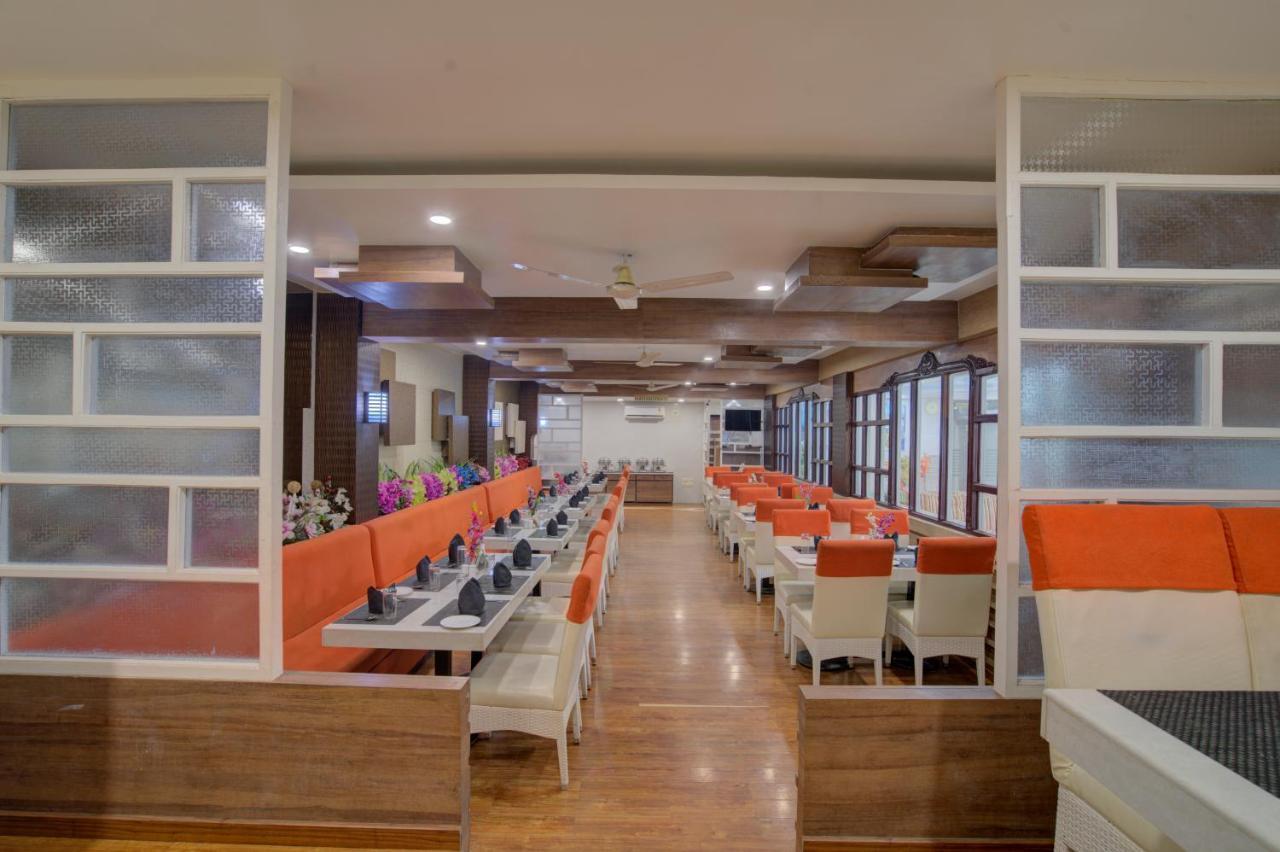 马哈德福广场酒店 德奥加尔 外观 照片